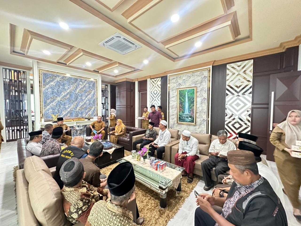 Bantuan Bapak Walikota untuk Masjid Hidayaturrahman