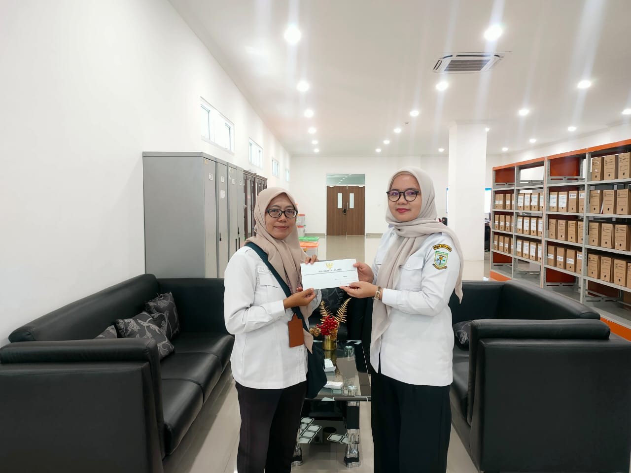 BANTUAN BAPAK WALIKOTA JAMBI KEPADA SIGINJAI ROLLER SKATE  (SRS KOTA JAMBI)