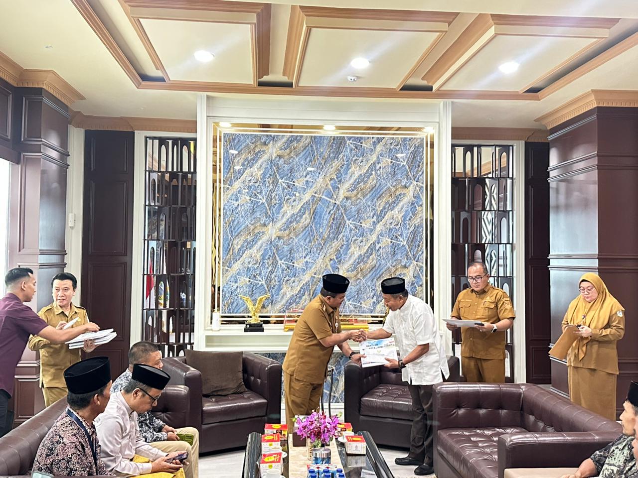 Bantuan Bapak Walikota untuk Musholla Al-Istiqomah